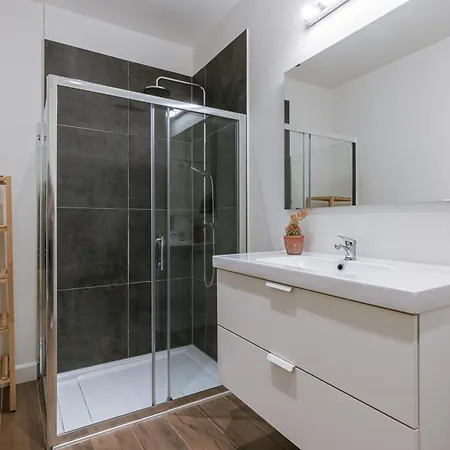 Apartment Huswell - Pleasant On Location In *