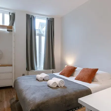 Huswell - Pleasant On Location In Apartment *