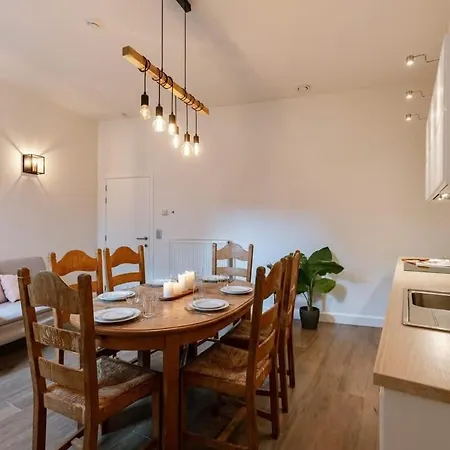 Huswell - Pleasant On Location In Apartment Gent