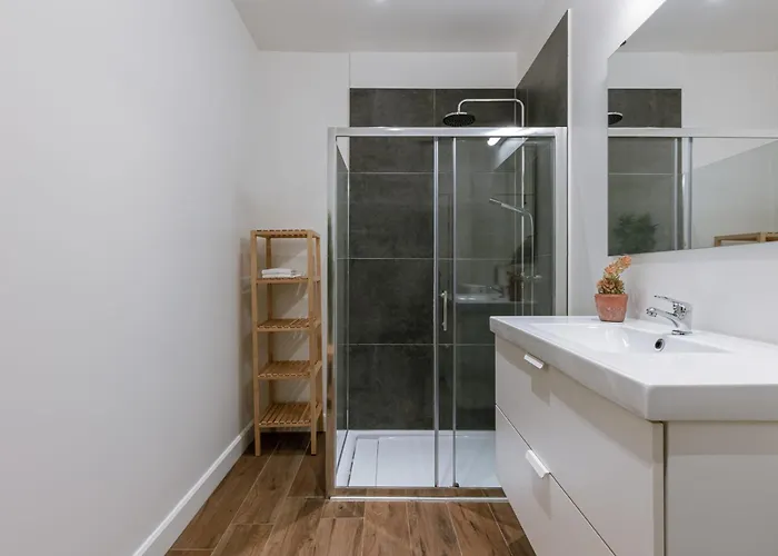 Huswell - Pleasant On Location In