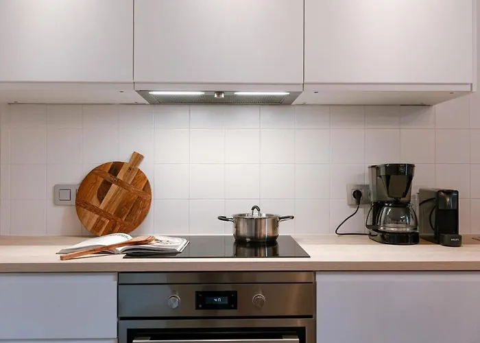 Huswell - Pleasant On Location In *